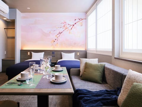 Bed, Living room, Photo of the whole room, Seating area, Dining area, air conditioner