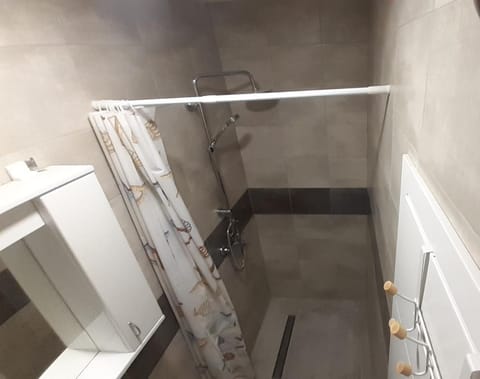 Udobna Dvokrevetna Soba Sa Terasom #2 Bed and Breakfast in Serbia