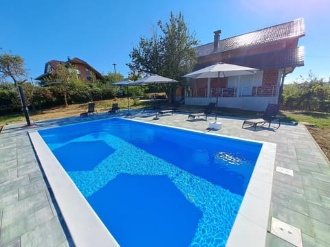 Pool view, Swimming pool, sunbed