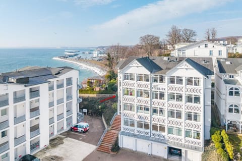 Property building, Natural landscape, Bird's eye view, Beach, Sea view, Parking