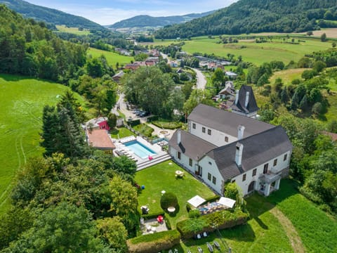 Property building, Day, Natural landscape, Bird's eye view, Mountain view, Pool view, Swimming pool
