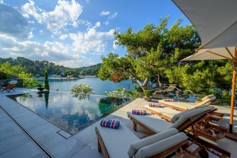 Patio, Natural landscape, Sea view, Swimming pool, Swimming pool, sunbed