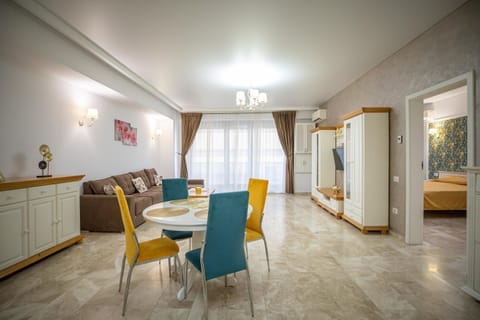 Living room, Photo of the whole room, Dining area, Bedroom