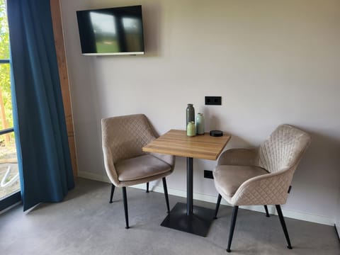 TV and multimedia, Dining area