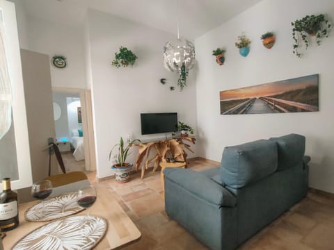 Communal lounge/ TV room, TV and multimedia, Living room, Seating area, Evening entertainment