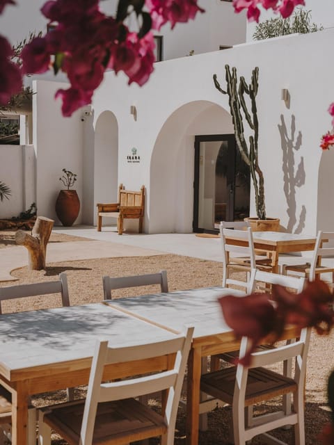 Restaurant/places to eat, Restaurant/places to eat