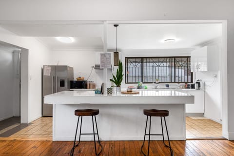 Dining area, Communal kitchen, oven, stove