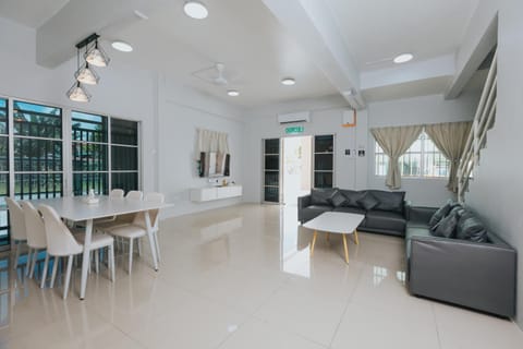 TV and multimedia, Seating area