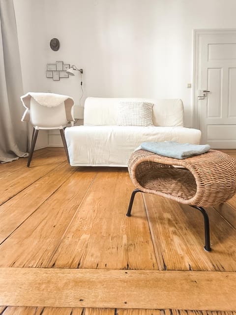 Seating area, Bedroom