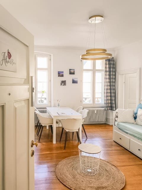 Living room, Photo of the whole room, Seating area