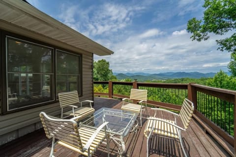 Balcony/Terrace, Mountain view