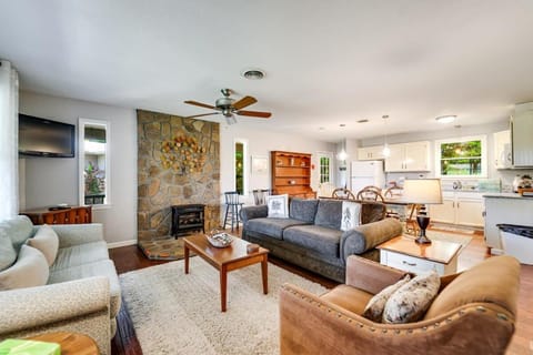 Dogwood House in Tennessee