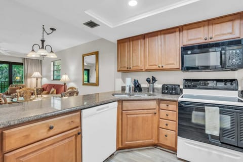 End Unit with Private Views House in Naples