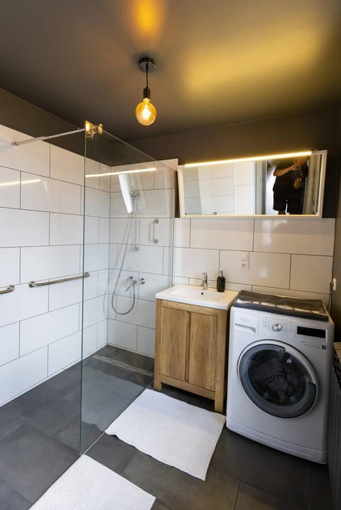 Shower, Bathroom, washing machine