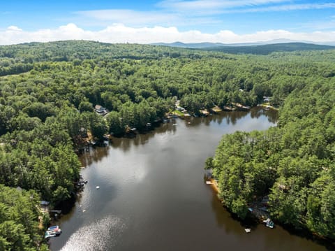 Belleau Lake Escape Chalet in Wakefield