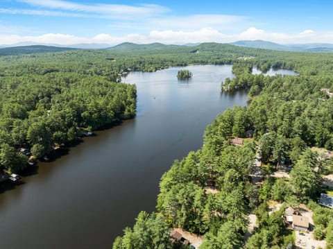 Belleau Lake Escape Chalet in Wakefield