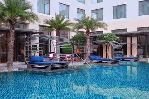 Swimming pool