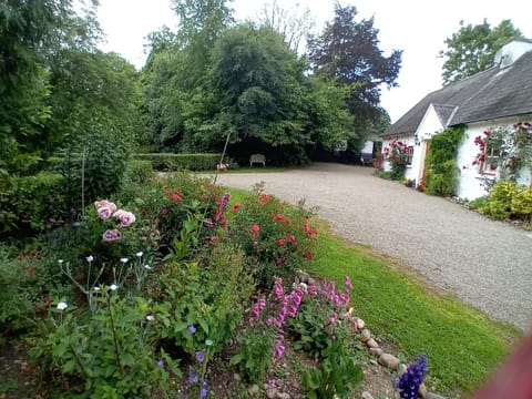 O'Neill's Self Catering Cottage- close to Cashel House in Co. Tipperary, Ireland