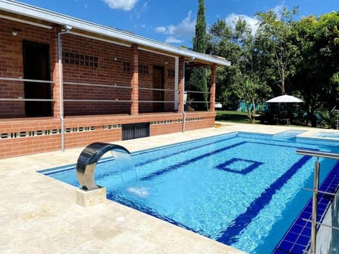 Property building, Day, Swimming pool