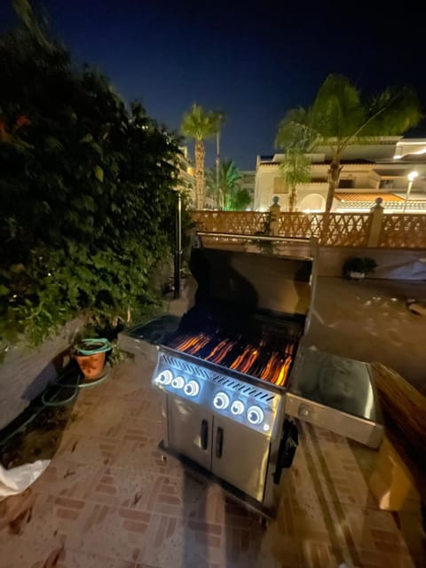 Night, BBQ facilities