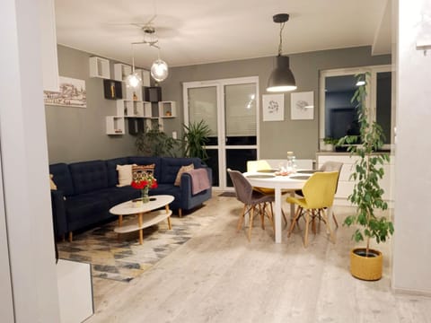 TV and multimedia, Balcony/Terrace, Kitchen or kitchenette, Living room, Seating area, Dining area