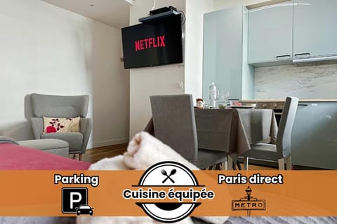 Communal lounge/ TV room, TV and multimedia, Kitchen or kitchenette, Living room, stove, stove, kitchen, kitchen