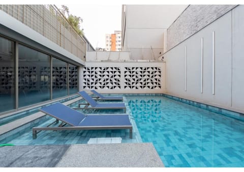Property building, Day, Area and facilities, Swimming pool, sunbed