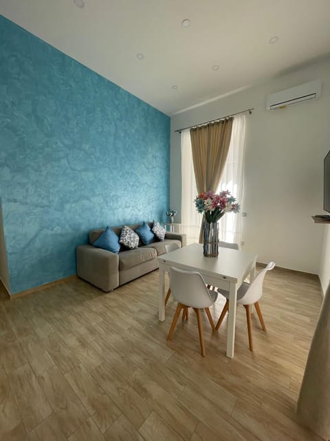 Living room, Dining area, air conditioner