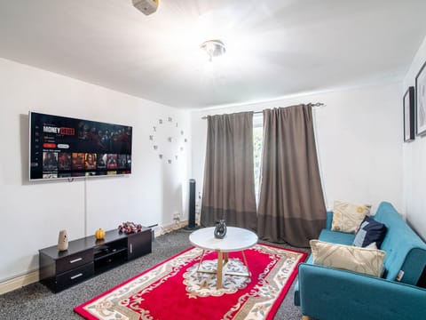 Communal lounge/ TV room, TV and multimedia, Living room, Seating area