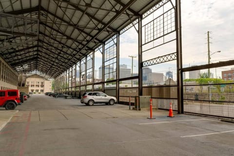 Splash & Explore Riverfront Near Broadway Apartment in East Nashville