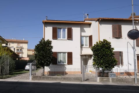Property building, Day, Neighbourhood, Street view
