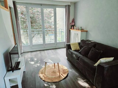 Joli F2 Gare Orléans avec parking privé et balcon Classe 3 étoiles Apartment in Orléans