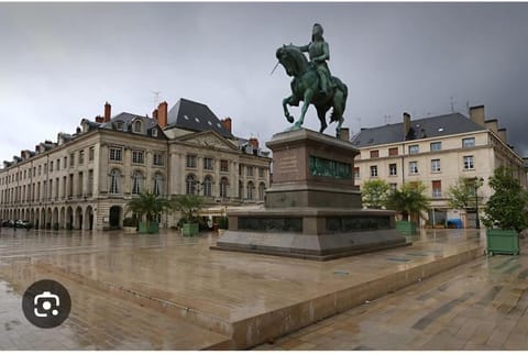 Joli F2 Gare Orléans avec parking privé et balcon Classe 3 étoiles Apartment in Orléans