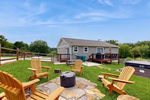 Blueridge Brew View House in Fairview