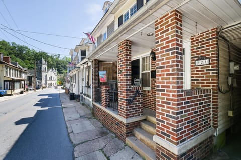 Property building, Neighbourhood, Street view