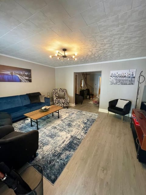 TV and multimedia, Living room, Photo of the whole room, Seating area