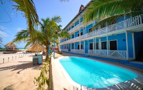 Property building, Day, Swimming pool
