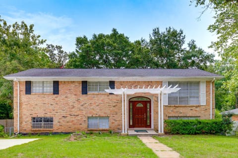 Walkable Mobile Apartment with Fenced-In Yard Apartment in Mobile