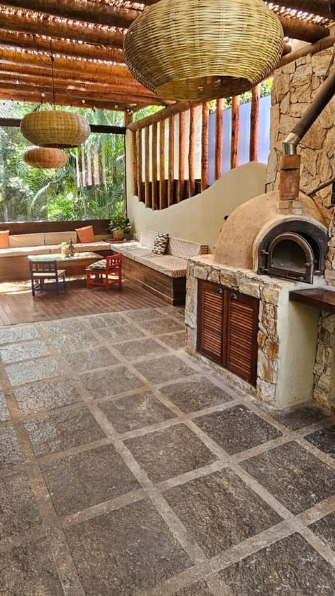 Patio, BBQ facilities, Living room, Seating area, Dining area, oven