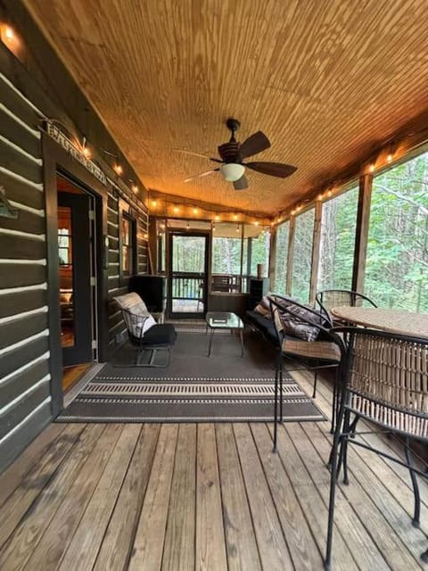 Cedar Gap Hideaway House in Indiana