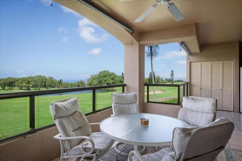 View (from property/room), Balcony/Terrace, Seating area