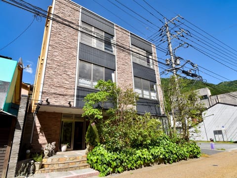 Property building, Day