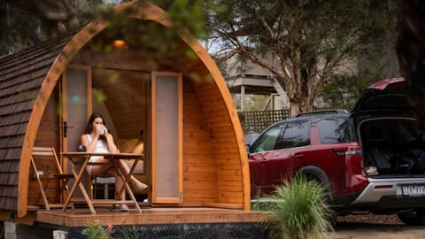 Property building, Day, People, Parking