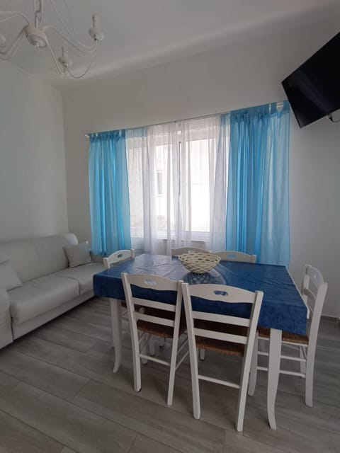 TV and multimedia, Living room, Seating area, Dining area, Sea view