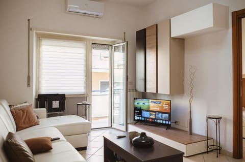 Communal lounge/ TV room, Communal lounge/ TV room, TV and multimedia, Balcony/Terrace, Seating area