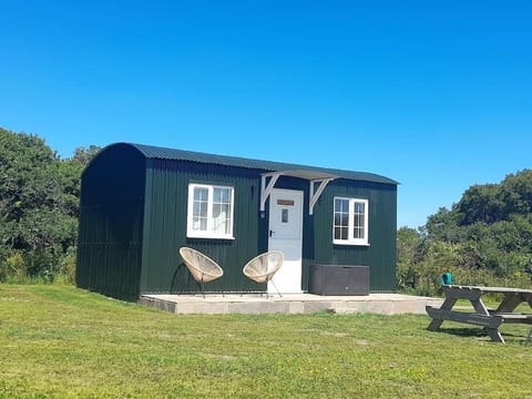 Dinky's Den Chalet in England
