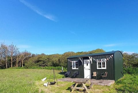 Property building, Day, Natural landscape, Garden