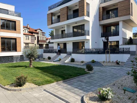 Garden, Garden view