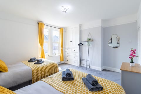 Open Mind Property - Cosy Home - 7 Beds & Parking House in Portsmouth