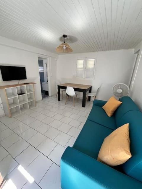 TV and multimedia, Living room, Dining area